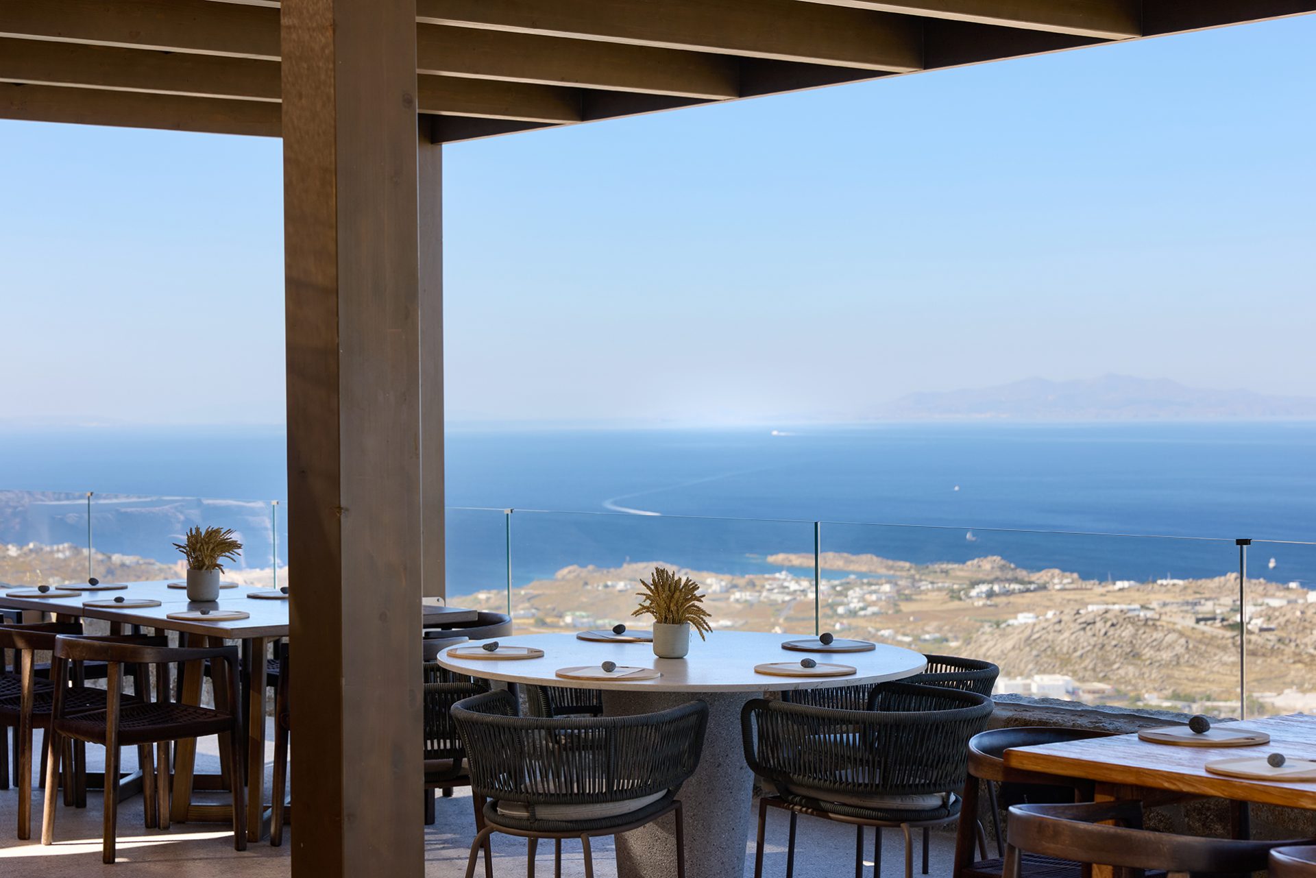 Mykonos Rocks 9761